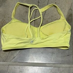 Lululemon free to be bra size 6 yellow-green
